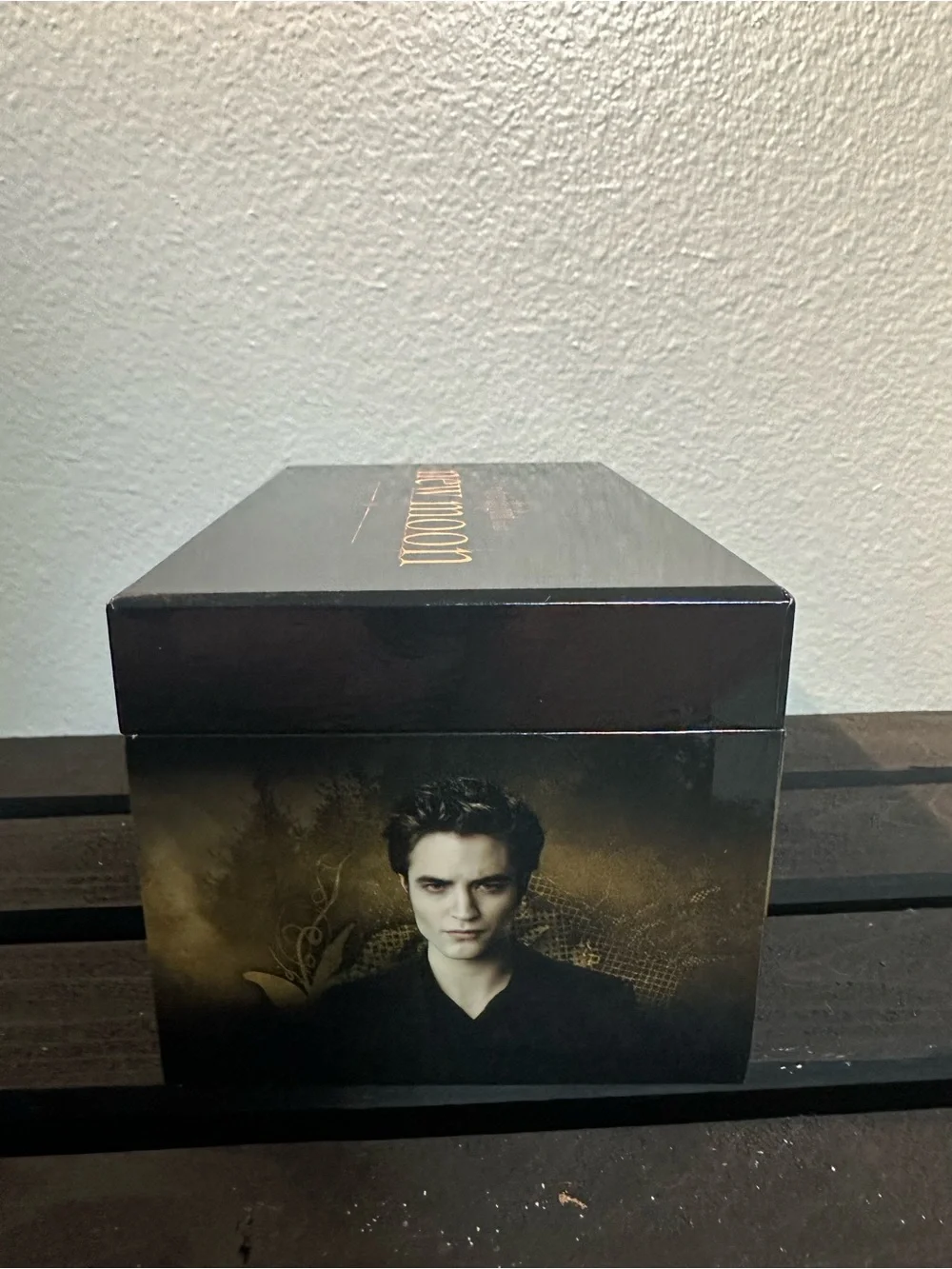 The Twilight Saga New Moon Music Jewelry Box - Black and Gold